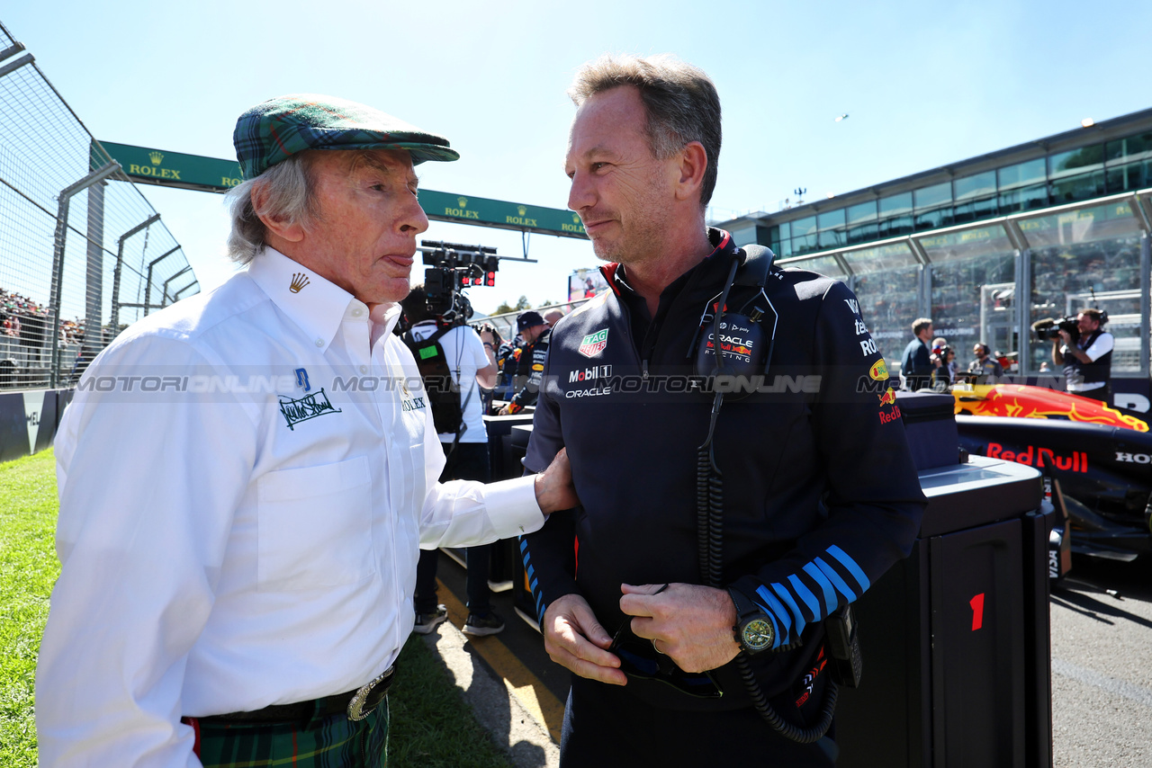 GP AUSTRALIA, (L to R): Jackie Stewart (GBR) with Christian Horner (GBR) Red Bull Racing Team Principal on the grid.

24.03.2024. Formula 1 World Championship, Rd 3, Australian Grand Prix, Albert Park, Melbourne, Australia, Gara Day.

- www.xpbimages.com, EMail: requests@xpbimages.com © Copyright: Moy / XPB Images