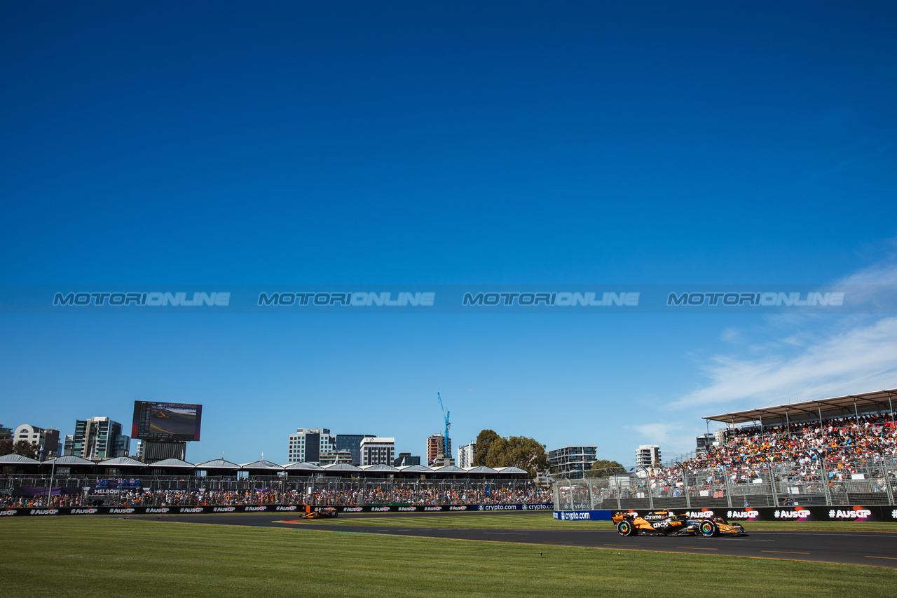 GP AUSTRALIA, Lando Norris (GBR) McLaren MCL38.

24.03.2024. Formula 1 World Championship, Rd 3, Australian Grand Prix, Albert Park, Melbourne, Australia, Gara Day.

- www.xpbimages.com, EMail: requests@xpbimages.com © Copyright: Bearne / XPB Images