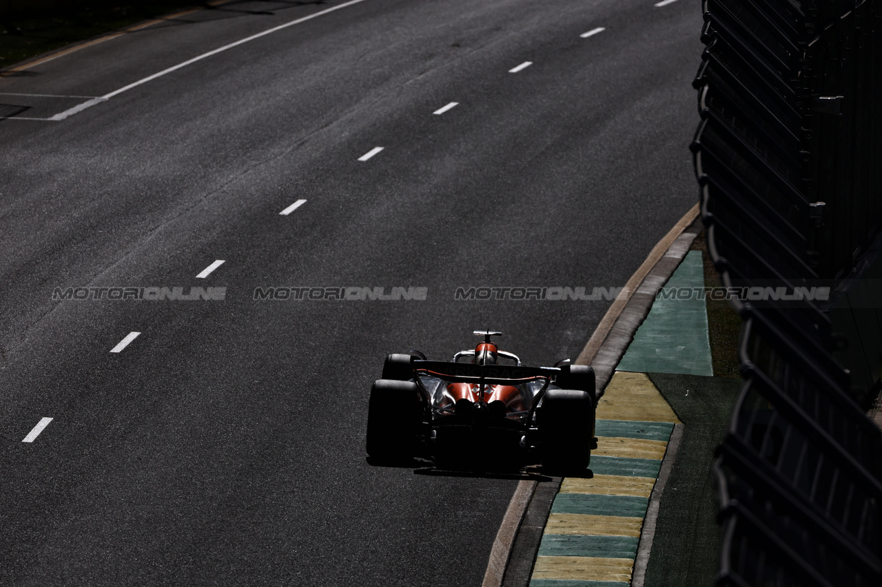 GP AUSTRALIA, Oscar Piastri (AUS) McLaren MCL38.

24.03.2024. Formula 1 World Championship, Rd 3, Australian Grand Prix, Albert Park, Melbourne, Australia, Gara Day.

 - www.xpbimages.com, EMail: requests@xpbimages.com © Copyright: Coates / XPB Images