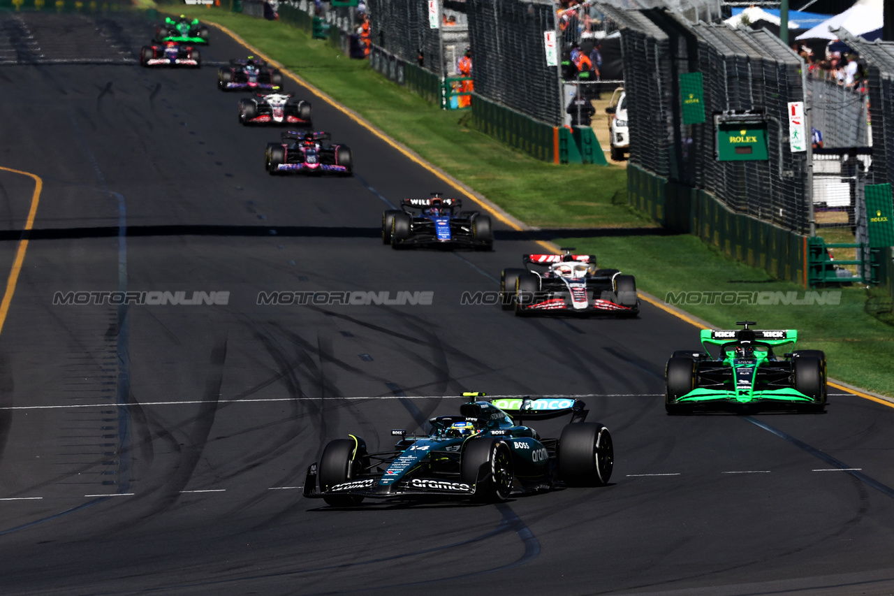 GP AUSTRALIA, Fernando Alonso (ESP) Aston Martin F1 Team AMR24.

24.03.2024. Formula 1 World Championship, Rd 3, Australian Grand Prix, Albert Park, Melbourne, Australia, Gara Day.

 - www.xpbimages.com, EMail: requests@xpbimages.com © Copyright: Coates / XPB Images