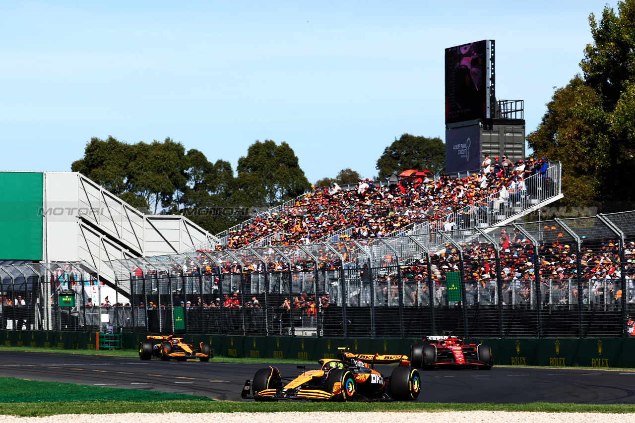 GP AUSTRALIA, Lando Norris (GBR) McLaren MCL38.

24.03.2024. Formula 1 World Championship, Rd 3, Australian Grand Prix, Albert Park, Melbourne, Australia, Gara Day.

 - www.xpbimages.com, EMail: requests@xpbimages.com © Copyright: Coates / XPB Images