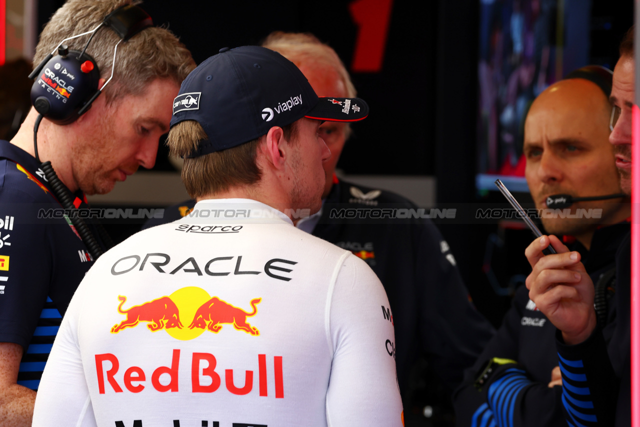 GP AUSTRALIA, Max Verstappen (NLD) Red Bull Racing.

24.03.2024. Formula 1 World Championship, Rd 3, Australian Grand Prix, Albert Park, Melbourne, Australia, Gara Day.

 - www.xpbimages.com, EMail: requests@xpbimages.com © Copyright: Coates / XPB Images