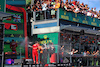 GP AUSTRALIEN, Rennsieger Carlos Sainz Jr (ESP) Ferrari feiert auf dem Podium. 24.03.2024. Formel-1-Weltmeisterschaft, Runde 3, Großer Preis von Australien, Albert Park, Melbourne, Australien, Renntag. – www.xpbimages.com, E-Mail: request@xpbimages.com © Copyright: Coates / XPB Images
