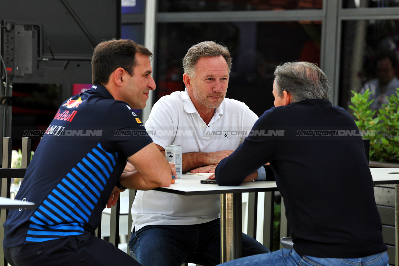 GP AUSTRALIA, (L to R): Pierre Wache (FRA) Red Bull Racing Technical Director with Christian Horner (GBR) Red Bull Racing Team Principal e Raymond Vermeulen (NLD) Driver Manager.

21.03.2024. Formula 1 World Championship, Rd 3, Australian Grand Prix, Albert Park, Melbourne, Australia, Preparation Day.

- www.xpbimages.com, EMail: requests@xpbimages.com © Copyright: Moy / XPB Images