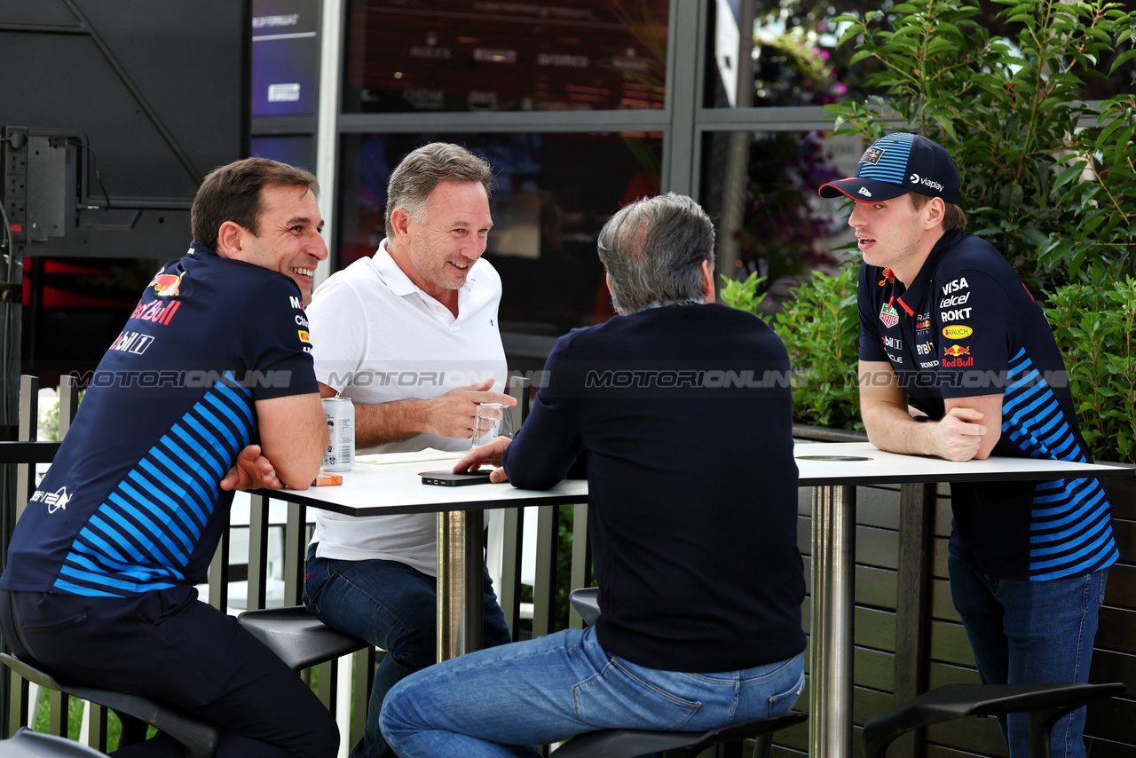 GP AUSTRALIA, (L to R): Pierre Wache (FRA) Red Bull Racing Technical Director with Christian Horner (GBR) Red Bull Racing Team Principal; Raymond Vermeulen (NLD) Driver Manager; e Max Verstappen (NLD) Red Bull Racing.

21.03.2024. Formula 1 World Championship, Rd 3, Australian Grand Prix, Albert Park, Melbourne, Australia, Preparation Day.

- www.xpbimages.com, EMail: requests@xpbimages.com © Copyright: Moy / XPB Images