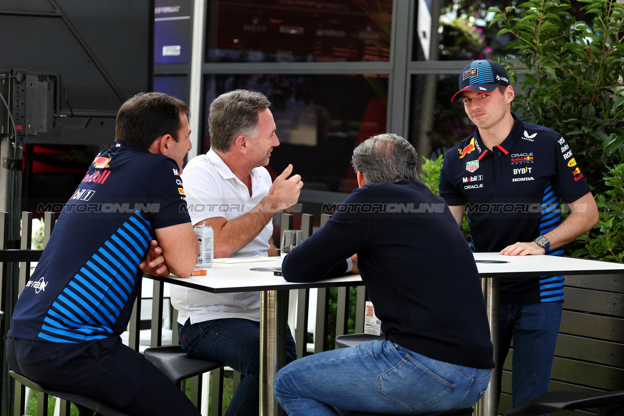 GP AUSTRALIA, (L to R): Pierre Wache (FRA) Red Bull Racing Technical Director with Christian Horner (GBR) Red Bull Racing Team Principal; Raymond Vermeulen (NLD) Driver Manager; e Max Verstappen (NLD) Red Bull Racing.

21.03.2024. Formula 1 World Championship, Rd 3, Australian Grand Prix, Albert Park, Melbourne, Australia, Preparation Day.

- www.xpbimages.com, EMail: requests@xpbimages.com © Copyright: Moy / XPB Images