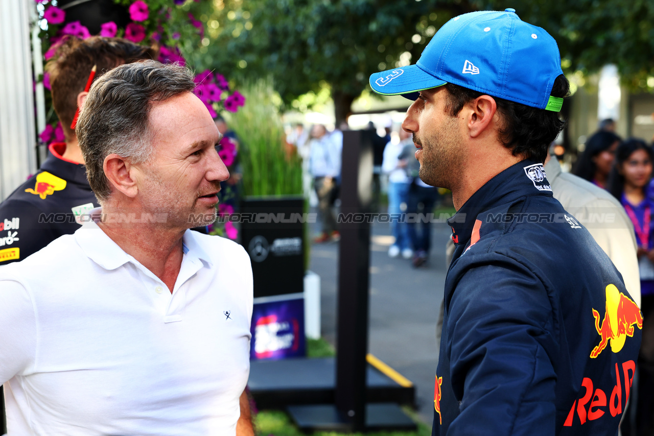 GP AUSTRALIA, (L to R): Christian Horner (GBR) Red Bull Racing Team Principal with Daniel Ricciardo (AUS) RB.

21.03.2024. Formula 1 World Championship, Rd 3, Australian Grand Prix, Albert Park, Melbourne, Australia, Preparation Day.

- www.xpbimages.com, EMail: requests@xpbimages.com © Copyright: Batchelor / XPB Images