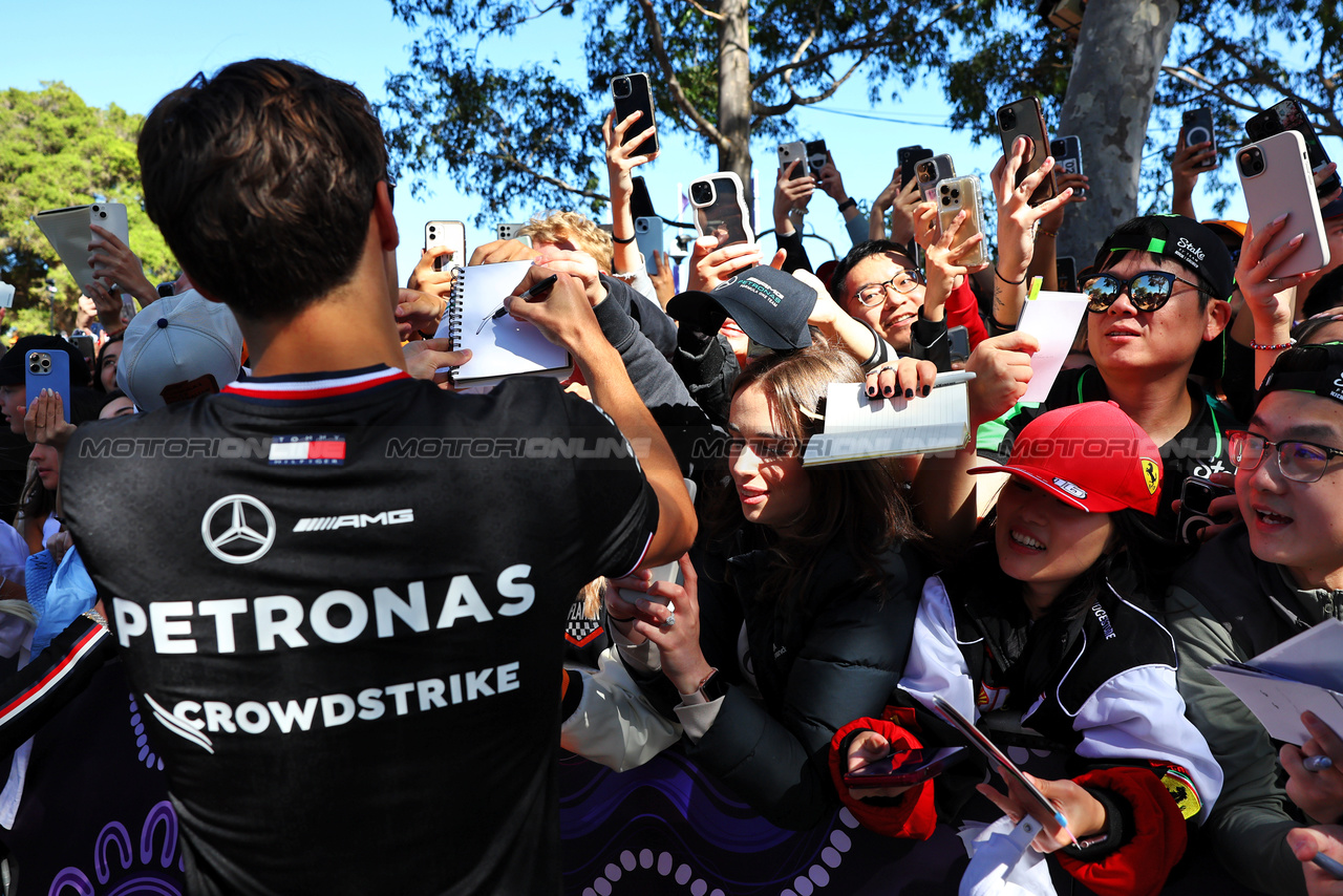 GP AUSTRALIA, George Russell (GBR) Mercedes AMG F1 with fans.

21.03.2024. Formula 1 World Championship, Rd 3, Australian Grand Prix, Albert Park, Melbourne, Australia, Preparation Day.

- www.xpbimages.com, EMail: requests@xpbimages.com © Copyright: Batchelor / XPB Images