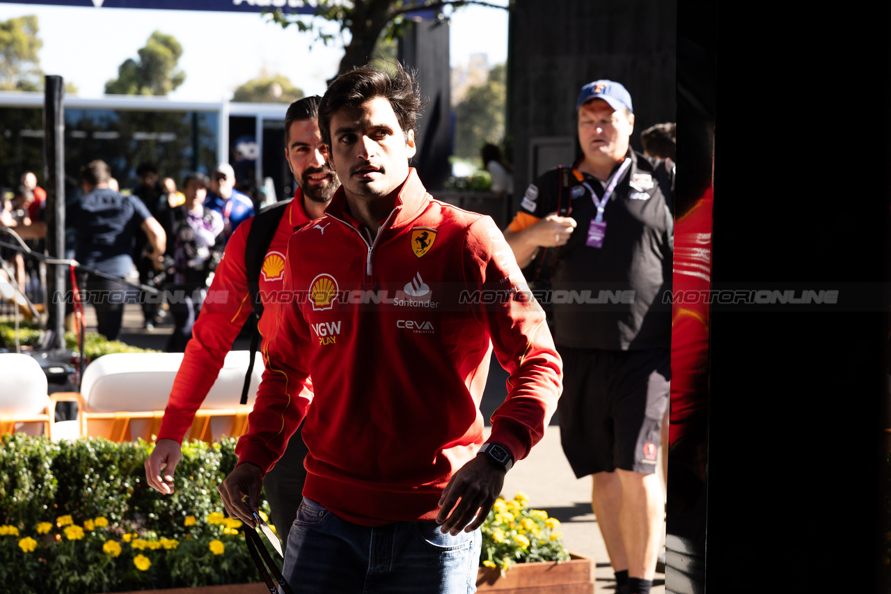GP AUSTRALIA, Carlos Sainz Jr (ESP) Ferrari.

21.03.2024. Formula 1 World Championship, Rd 3, Australian Grand Prix, Albert Park, Melbourne, Australia, Preparation Day.

- www.xpbimages.com, EMail: requests@xpbimages.com © Copyright: Bearne / XPB Images