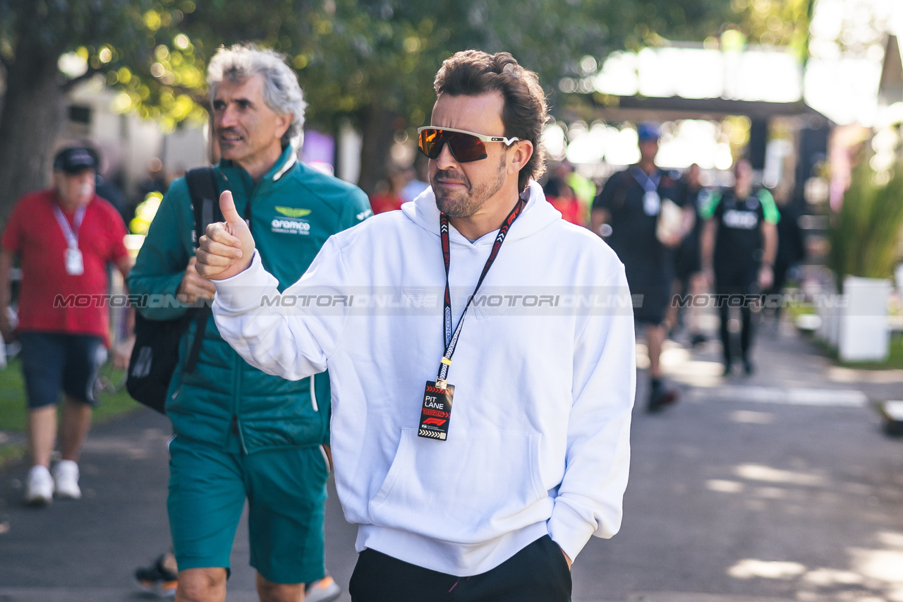 GP AUSTRALIA, Fernando Alonso (ESP) Aston Martin F1 Team.

21.03.2024. Formula 1 World Championship, Rd 3, Australian Grand Prix, Albert Park, Melbourne, Australia, Preparation Day.

- www.xpbimages.com, EMail: requests@xpbimages.com © Copyright: Bearne / XPB Images