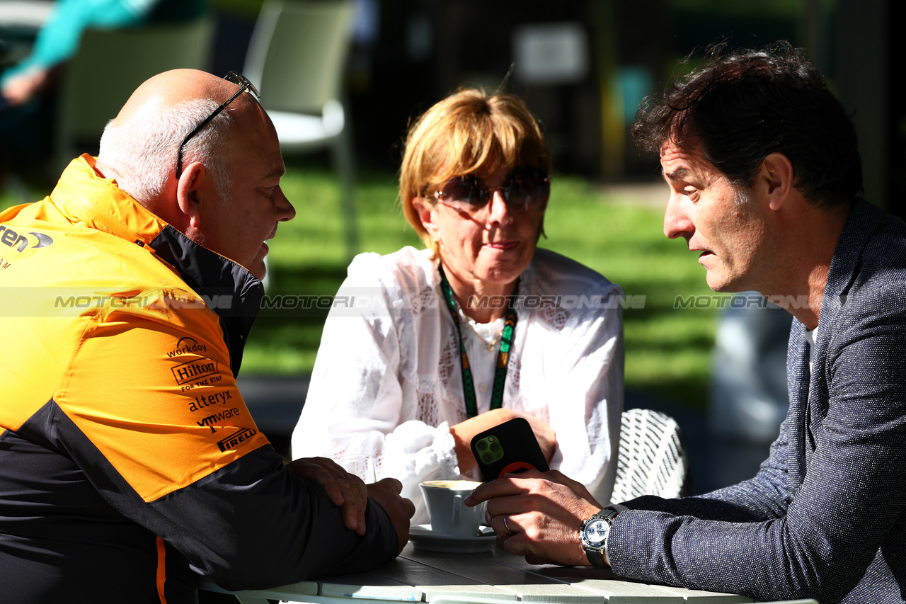 GP AUSTRALIA, (L to R): Rob Marshall (GBR) McLaren Technical Director; Ann Neal (GBR); e Mark Webber (AUS) Channel 4 Presenter / Driver Manager.

21.03.2024. Formula 1 World Championship, Rd 3, Australian Grand Prix, Albert Park, Melbourne, Australia, Preparation Day.

 - www.xpbimages.com, EMail: requests@xpbimages.com © Copyright: Coates / XPB Images