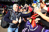 GP AUSTRALIA, Carlos Sainz (ESP) with fans.
21.03.2024. Formula 1 World Championship, Rd 3, Australian Grand Prix, Albert Park, Melbourne, Australia, Preparation Day.
 - www.xpbimages.com, EMail: requests@xpbimages.com © Copyright: Coates / XPB Images