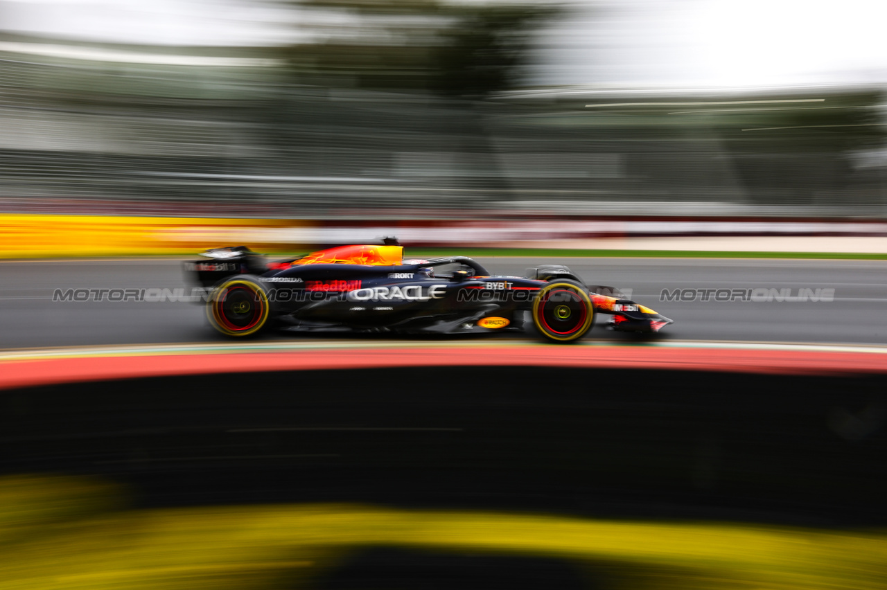 GP AUSTRALIA, Sergio Perez (MEX), Red Bull Racing 
23.03.2024. Formula 1 World Championship, Rd 3, Australian Grand Prix, Albert Park, Melbourne, Australia, Qualifiche Day.
- www.xpbimages.com, EMail: requests@xpbimages.com © Copyright: Charniaux / XPB Images