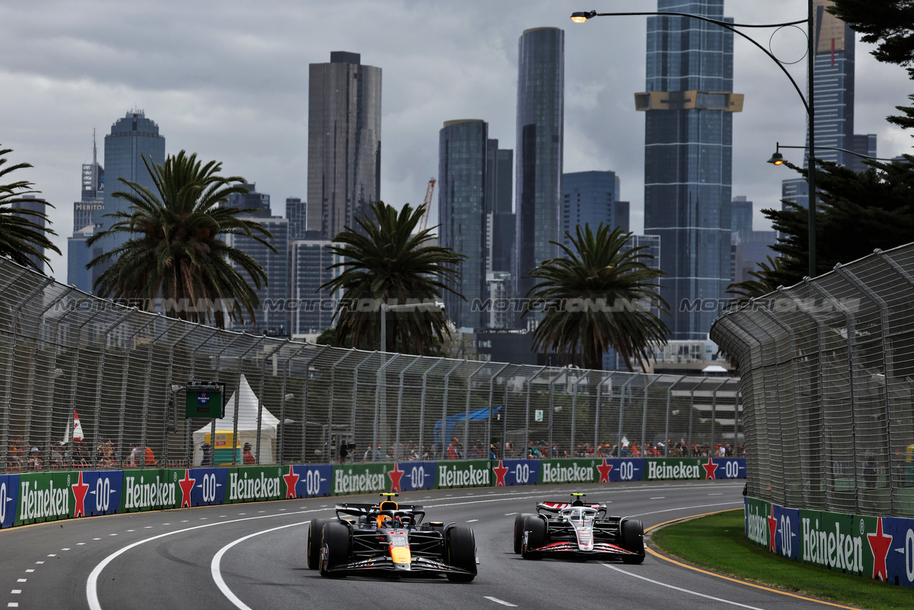 GP AUSTRALIA, Sergio Perez (MEX) Red Bull Racing RB20.

23.03.2024. Formula 1 World Championship, Rd 3, Australian Grand Prix, Albert Park, Melbourne, Australia, Qualifiche Day.

- www.xpbimages.com, EMail: requests@xpbimages.com © Copyright: Moy / XPB Images