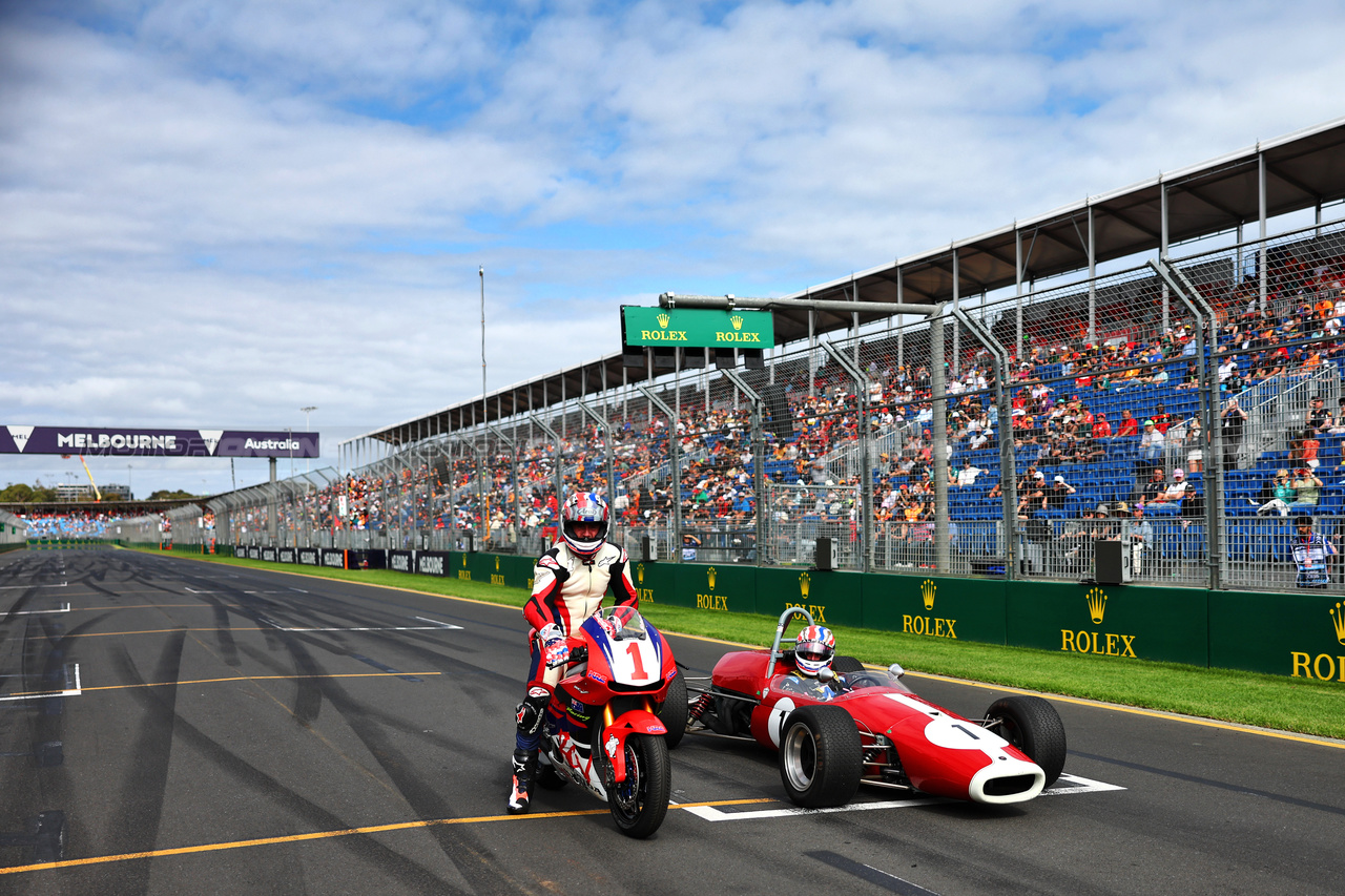 GP AUSTRALIA, Mick Doohan (AUS) on a Honda 500cc motorbike e son Jack Doohan (AUS) Alpine F1 Team Reserve Driver in a Brabham BT23B.

23.03.2024. Formula 1 World Championship, Rd 3, Australian Grand Prix, Albert Park, Melbourne, Australia, Qualifiche Day.

- www.xpbimages.com, EMail: requests@xpbimages.com © Copyright: Charniaux / XPB Images