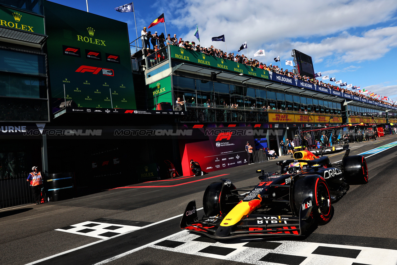 GP AUSTRALIA, Sergio Perez (MEX) Red Bull Racing RB20 leaves the pits.

23.03.2024. Formula 1 World Championship, Rd 3, Australian Grand Prix, Albert Park, Melbourne, Australia, Qualifiche Day.

- www.xpbimages.com, EMail: requests@xpbimages.com © Copyright: Batchelor / XPB Images
