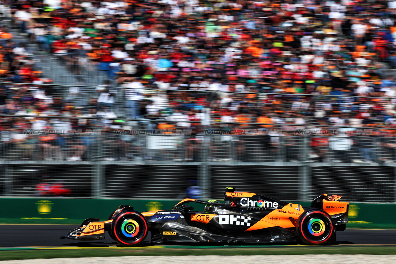 GP AUSTRALIA, Lando Norris (GBR) McLaren MCL38.

23.03.2024. Formula 1 World Championship, Rd 3, Australian Grand Prix, Albert Park, Melbourne, Australia, Qualifiche Day.

- www.xpbimages.com, EMail: requests@xpbimages.com © Copyright: Moy / XPB Images