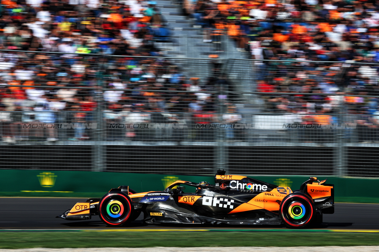 GP AUSTRALIA, Oscar Piastri (AUS) McLaren MCL38.

23.03.2024. Formula 1 World Championship, Rd 3, Australian Grand Prix, Albert Park, Melbourne, Australia, Qualifiche Day.

- www.xpbimages.com, EMail: requests@xpbimages.com © Copyright: Moy / XPB Images
