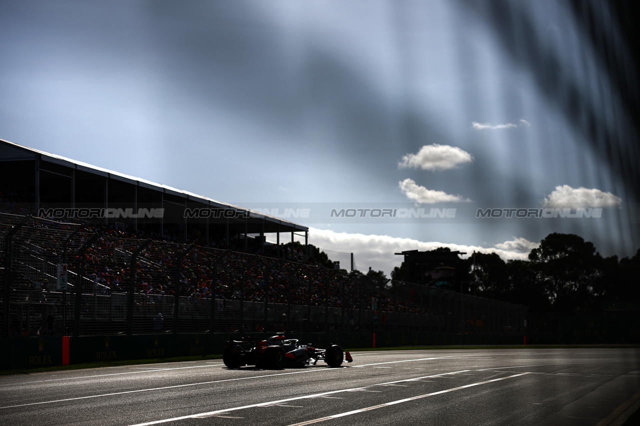 GP AUSTRALIA, Oscar Piastri (AUS), McLaren 
23.03.2024. Formula 1 World Championship, Rd 3, Australian Grand Prix, Albert Park, Melbourne, Australia, Qualifiche Day.
- www.xpbimages.com, EMail: requests@xpbimages.com © Copyright: Charniaux / XPB Images