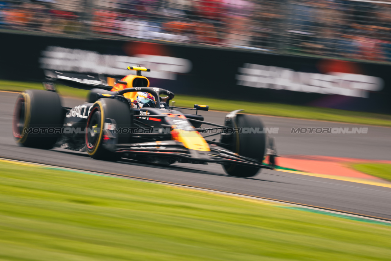 GP AUSTRALIA, Sergio Perez (MEX) Red Bull Racing RB20.

23.03.2024. Formula 1 World Championship, Rd 3, Australian Grand Prix, Albert Park, Melbourne, Australia, Qualifiche Day.

- www.xpbimages.com, EMail: requests@xpbimages.com © Copyright: Bearne / XPB Images