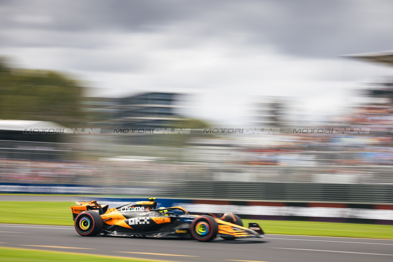 GP AUSTRALIA, Lando Norris (GBR) McLaren MCL38.

23.03.2024. Formula 1 World Championship, Rd 3, Australian Grand Prix, Albert Park, Melbourne, Australia, Qualifiche Day.

- www.xpbimages.com, EMail: requests@xpbimages.com © Copyright: Bearne / XPB Images