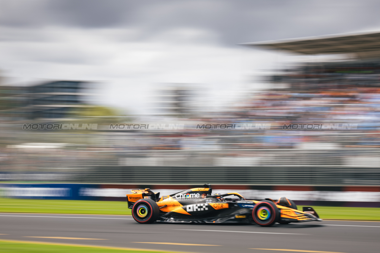 GP AUSTRALIA, Oscar Piastri (AUS) McLaren MCL38.

23.03.2024. Formula 1 World Championship, Rd 3, Australian Grand Prix, Albert Park, Melbourne, Australia, Qualifiche Day.

- www.xpbimages.com, EMail: requests@xpbimages.com © Copyright: Bearne / XPB Images