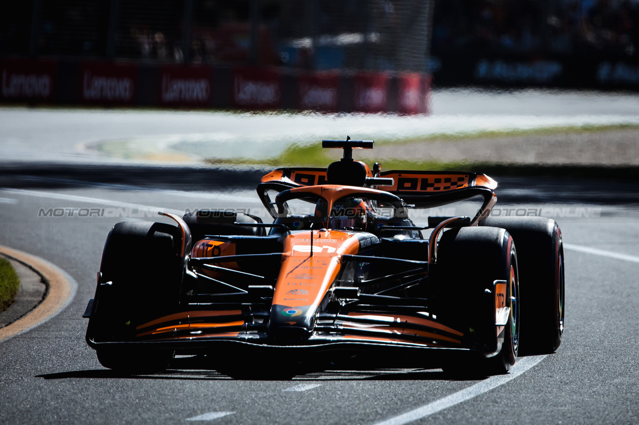 GP AUSTRALIA, Oscar Piastri (AUS) McLaren MCL38.

23.03.2024. Formula 1 World Championship, Rd 3, Australian Grand Prix, Albert Park, Melbourne, Australia, Qualifiche Day.

- www.xpbimages.com, EMail: requests@xpbimages.com © Copyright: Bearne / XPB Images