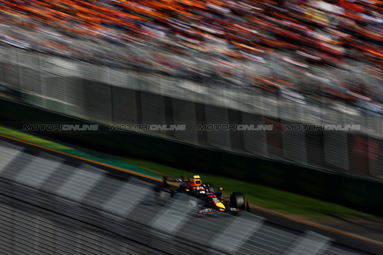 GP AUSTRALIA, Sergio Perez (MEX) Red Bull Racing RB20.

23.03.2024. Formula 1 World Championship, Rd 3, Australian Grand Prix, Albert Park, Melbourne, Australia, Qualifiche Day.

 - www.xpbimages.com, EMail: requests@xpbimages.com © Copyright: Coates / XPB Images