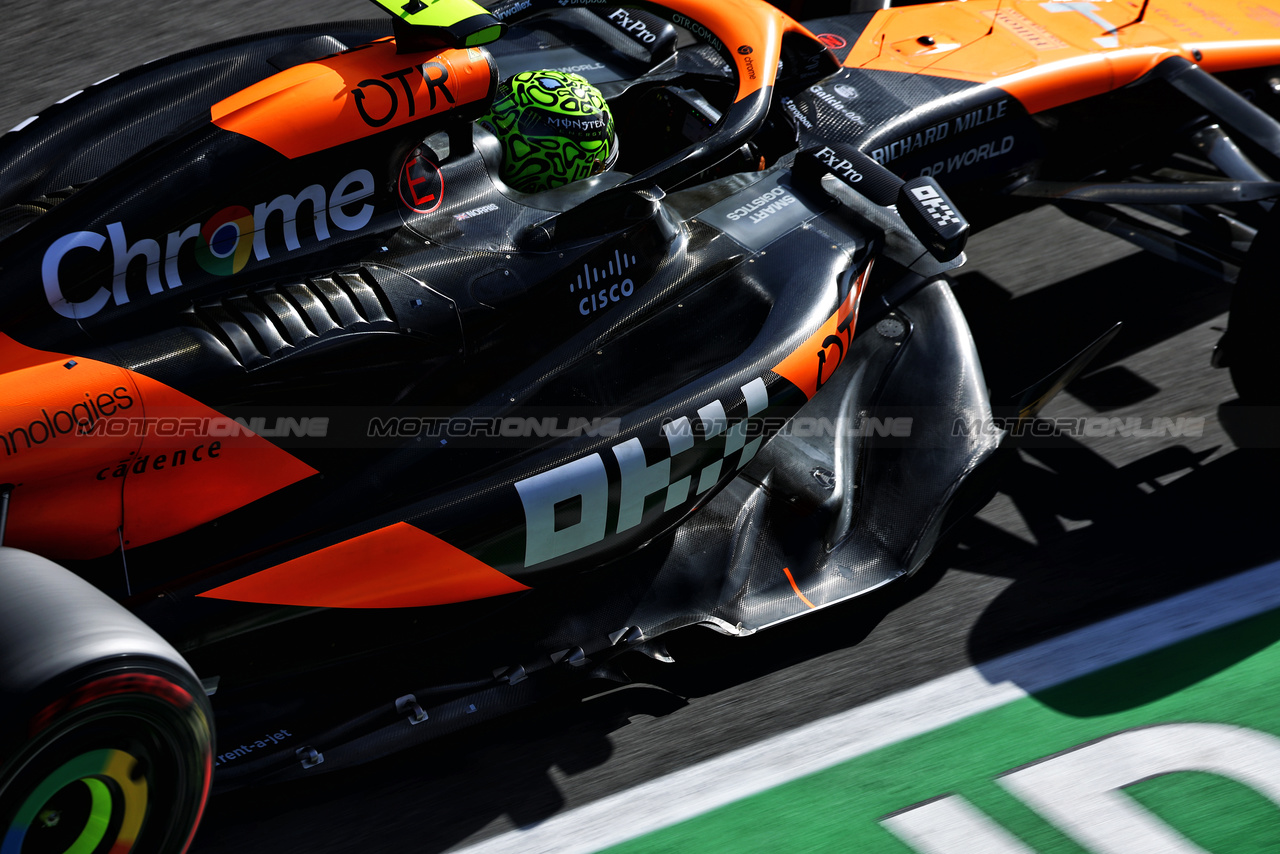 GP AUSTRALIA, Lando Norris (GBR) McLaren MCL38.

23.03.2024. Formula 1 World Championship, Rd 3, Australian Grand Prix, Albert Park, Melbourne, Australia, Qualifiche Day.

 - www.xpbimages.com, EMail: requests@xpbimages.com © Copyright: Coates / XPB Images