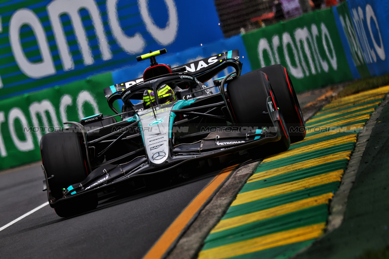 GP AUSTRALIA, Lewis Hamilton (GBR) Mercedes AMG F1 W15.

23.03.2024. Formula 1 World Championship, Rd 3, Australian Grand Prix, Albert Park, Melbourne, Australia, Qualifiche Day.

 - www.xpbimages.com, EMail: requests@xpbimages.com © Copyright: Coates / XPB Images