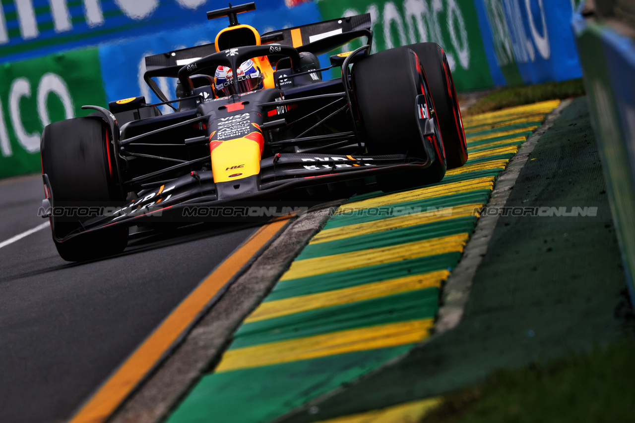 GP AUSTRALIA, Max Verstappen (NLD) Red Bull Racing RB20.

23.03.2024. Formula 1 World Championship, Rd 3, Australian Grand Prix, Albert Park, Melbourne, Australia, Qualifiche Day.

 - www.xpbimages.com, EMail: requests@xpbimages.com © Copyright: Coates / XPB Images