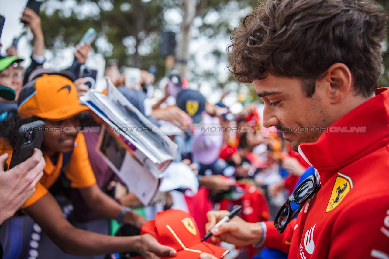 GP AUSTRALIA, Charles Leclerc (MON) Ferrari with fans.

23.03.2024. Formula 1 World Championship, Rd 3, Australian Grand Prix, Albert Park, Melbourne, Australia, Qualifiche Day.

- www.xpbimages.com, EMail: requests@xpbimages.com © Copyright: Bearne / XPB Images