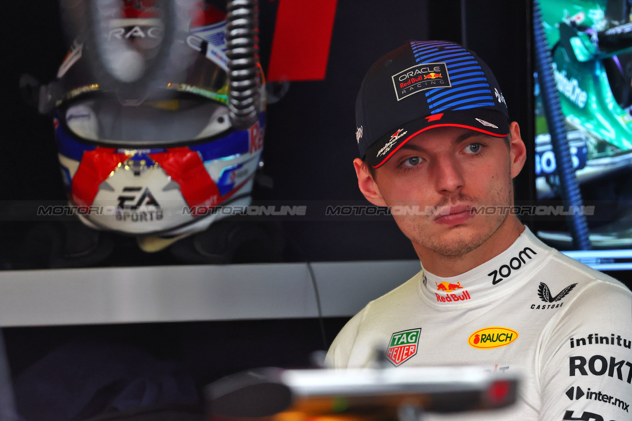 GP AUSTRALIA, Max Verstappen (NLD) Red Bull Racing.

23.03.2024. Formula 1 World Championship, Rd 3, Australian Grand Prix, Albert Park, Melbourne, Australia, Qualifiche Day.

- www.xpbimages.com, EMail: requests@xpbimages.com © Copyright: Batchelor / XPB Images