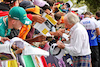 GP AUSTRALIA, Jackie Stewart (GBR) with fans.
23.03.2024. Formula 1 World Championship, Rd 3, Australian Grand Prix, Albert Park, Melbourne, Australia, Qualifiche Day.
- www.xpbimages.com, EMail: requests@xpbimages.com © Copyright: Moy / XPB Images
