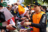 GP AUSTRALIA, Oscar Piastri (AUS) McLaren with fans.
23.03.2024. Formula 1 World Championship, Rd 3, Australian Grand Prix, Albert Park, Melbourne, Australia, Qualifiche Day.
- www.xpbimages.com, EMail: requests@xpbimages.com © Copyright: Batchelor / XPB Images