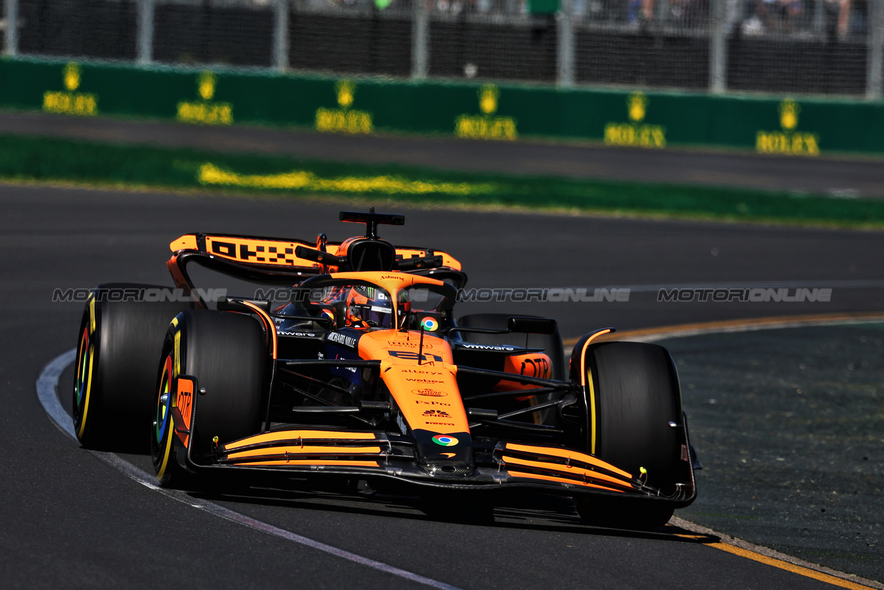 GP AUSTRALIA, Oscar Piastri (AUS) McLaren MCL38.

22.03.2024. Formula 1 World Championship, Rd 3, Australian Grand Prix, Albert Park, Melbourne, Australia, Practice Day.

- www.xpbimages.com, EMail: requests@xpbimages.com © Copyright: Moy / XPB Images