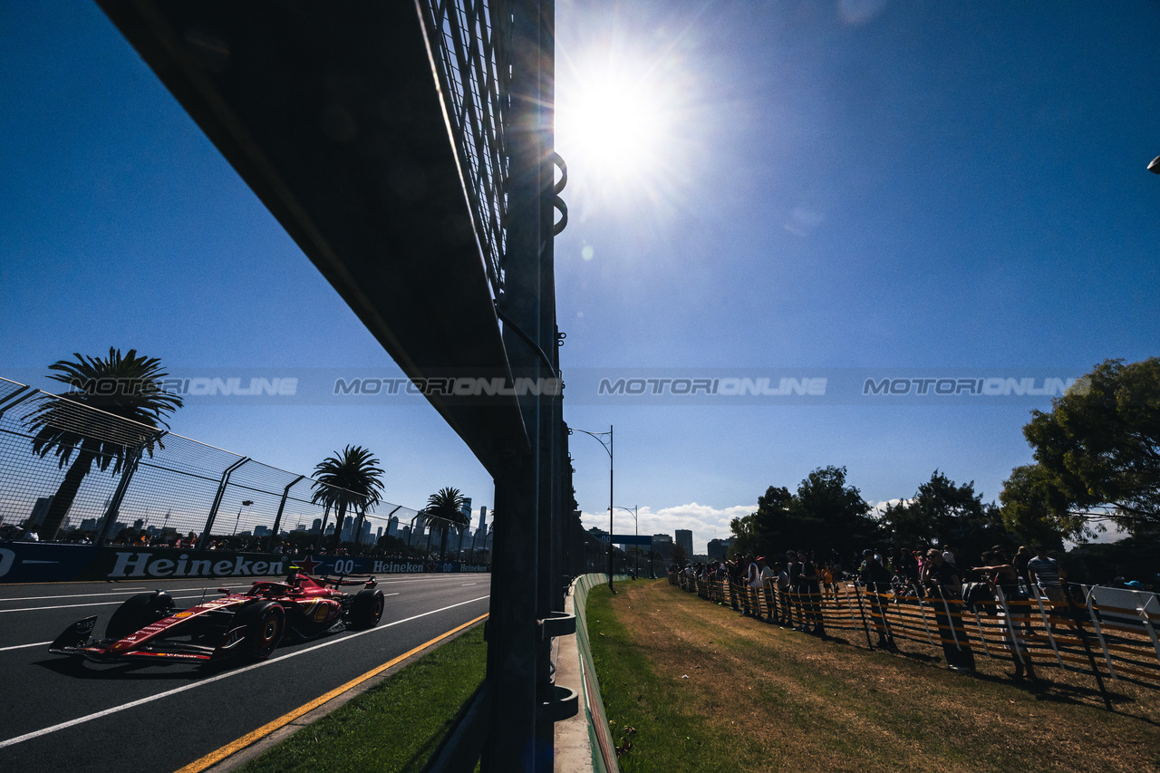 GP AUSTRALIA, Carlos Sainz Jr (ESP) Ferrari SF-24.

22.03.2024. Formula 1 World Championship, Rd 3, Australian Grand Prix, Albert Park, Melbourne, Australia, Practice Day.

- www.xpbimages.com, EMail: requests@xpbimages.com © Copyright: Bearne / XPB Images