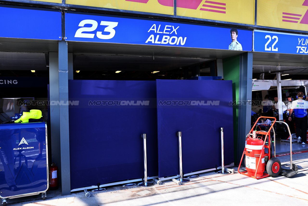 GP AUSTRALIA, Pit garage of Alexander Albon (THA) Williams Racing closed as he doesn't take part in the second practice session.

22.03.2024. Formula 1 World Championship, Rd 3, Australian Grand Prix, Albert Park, Melbourne, Australia, Practice Day.

- www.xpbimages.com, EMail: requests@xpbimages.com © Copyright: Batchelor / XPB Images