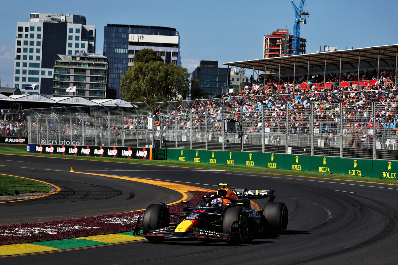 GP AUSTRALIA, Sergio Perez (MEX) Red Bull Racing RB20.

22.03.2024. Formula 1 World Championship, Rd 3, Australian Grand Prix, Albert Park, Melbourne, Australia, Practice Day.

- www.xpbimages.com, EMail: requests@xpbimages.com © Copyright: Moy / XPB Images