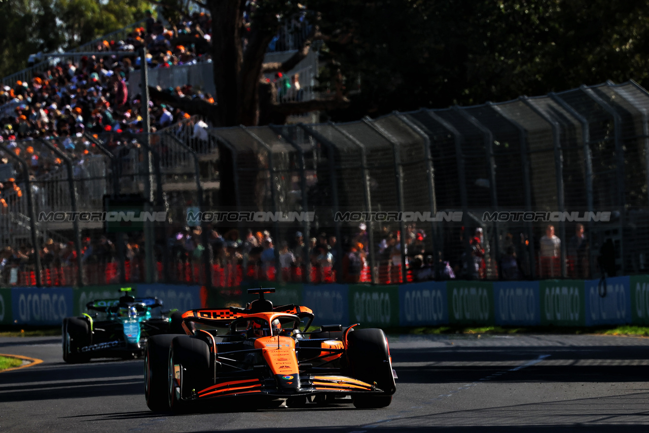 GP AUSTRALIA, Oscar Piastri (AUS) McLaren MCL38.

22.03.2024. Formula 1 World Championship, Rd 3, Australian Grand Prix, Albert Park, Melbourne, Australia, Practice Day.

 - www.xpbimages.com, EMail: requests@xpbimages.com © Copyright: Coates / XPB Images