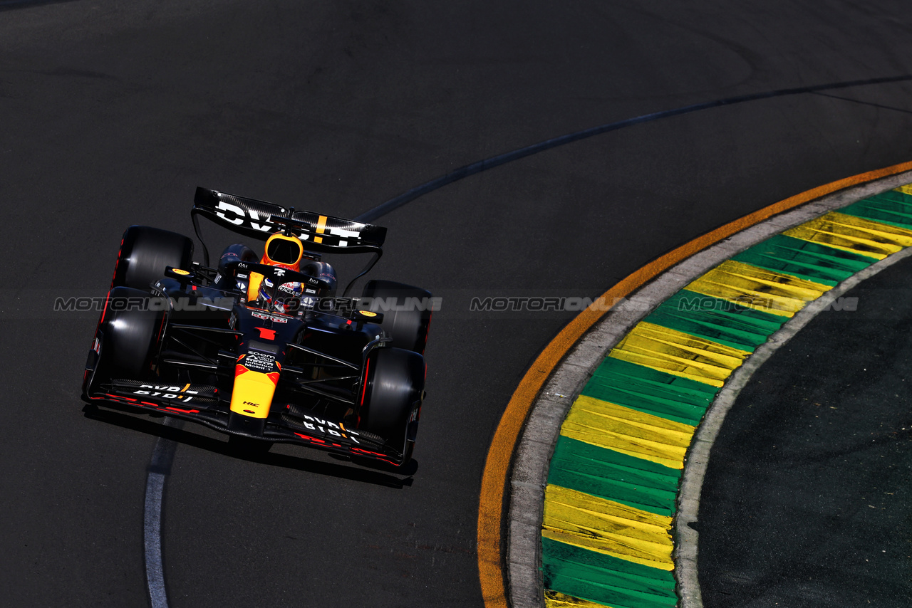 GP AUSTRALIA, Max Verstappen (NLD) Red Bull Racing RB20.

22.03.2024. Formula 1 World Championship, Rd 3, Australian Grand Prix, Albert Park, Melbourne, Australia, Practice Day.

 - www.xpbimages.com, EMail: requests@xpbimages.com © Copyright: Coates / XPB Images