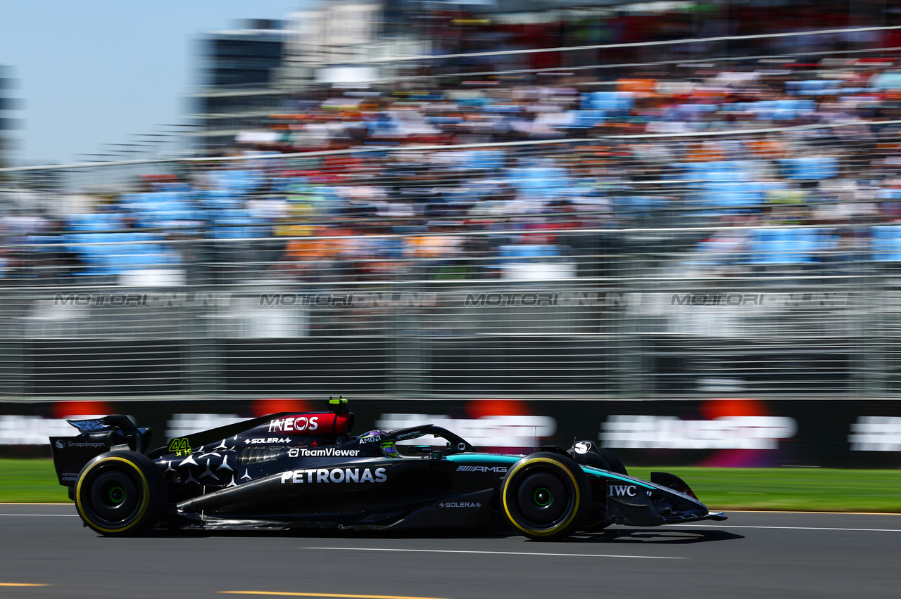 GP AUSTRALIA, Lewis Hamilton (GBR), Mercedes AMG F1  
22.03.2024. Formula 1 World Championship, Rd 3, Australian Grand Prix, Albert Park, Melbourne, Australia, Practice Day.
- www.xpbimages.com, EMail: requests@xpbimages.com © Copyright: Charniaux / XPB Images