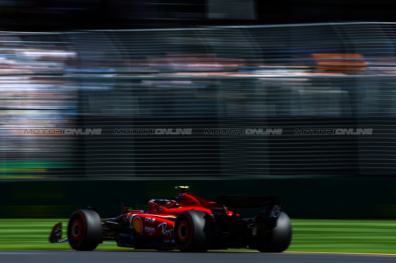 GP AUSTRALIA, Carlos Sainz Jr (ESP), Ferrari 
22.03.2024. Formula 1 World Championship, Rd 3, Australian Grand Prix, Albert Park, Melbourne, Australia, Practice Day.
- www.xpbimages.com, EMail: requests@xpbimages.com © Copyright: Charniaux / XPB Images