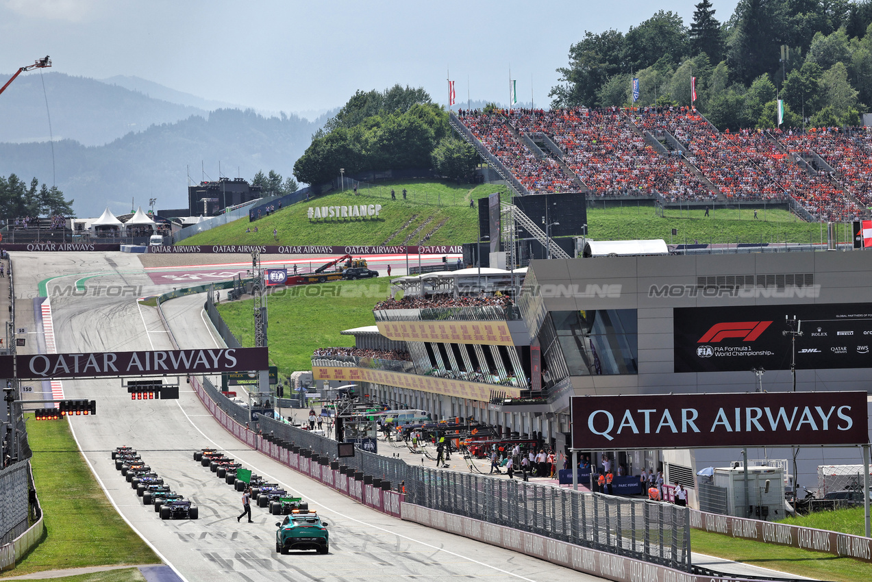 GP AUSTRIA, The partenza of the race.

30.06.2024. Formula 1 World Championship, Rd 11, Austrian Grand Prix, Spielberg, Austria, Gara Day.

- www.xpbimages.com, EMail: requests@xpbimages.com © Copyright: Batchelor / XPB Images