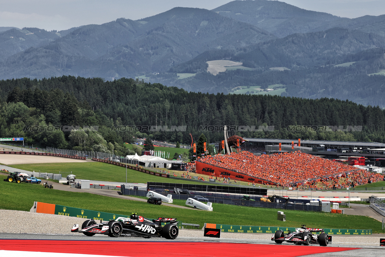 GP AUSTRIA, Nico Hulkenberg (GER) Haas VF-24.

30.06.2024. Formula 1 World Championship, Rd 11, Austrian Grand Prix, Spielberg, Austria, Gara Day.

- www.xpbimages.com, EMail: requests@xpbimages.com © Copyright: Bearne / XPB Images