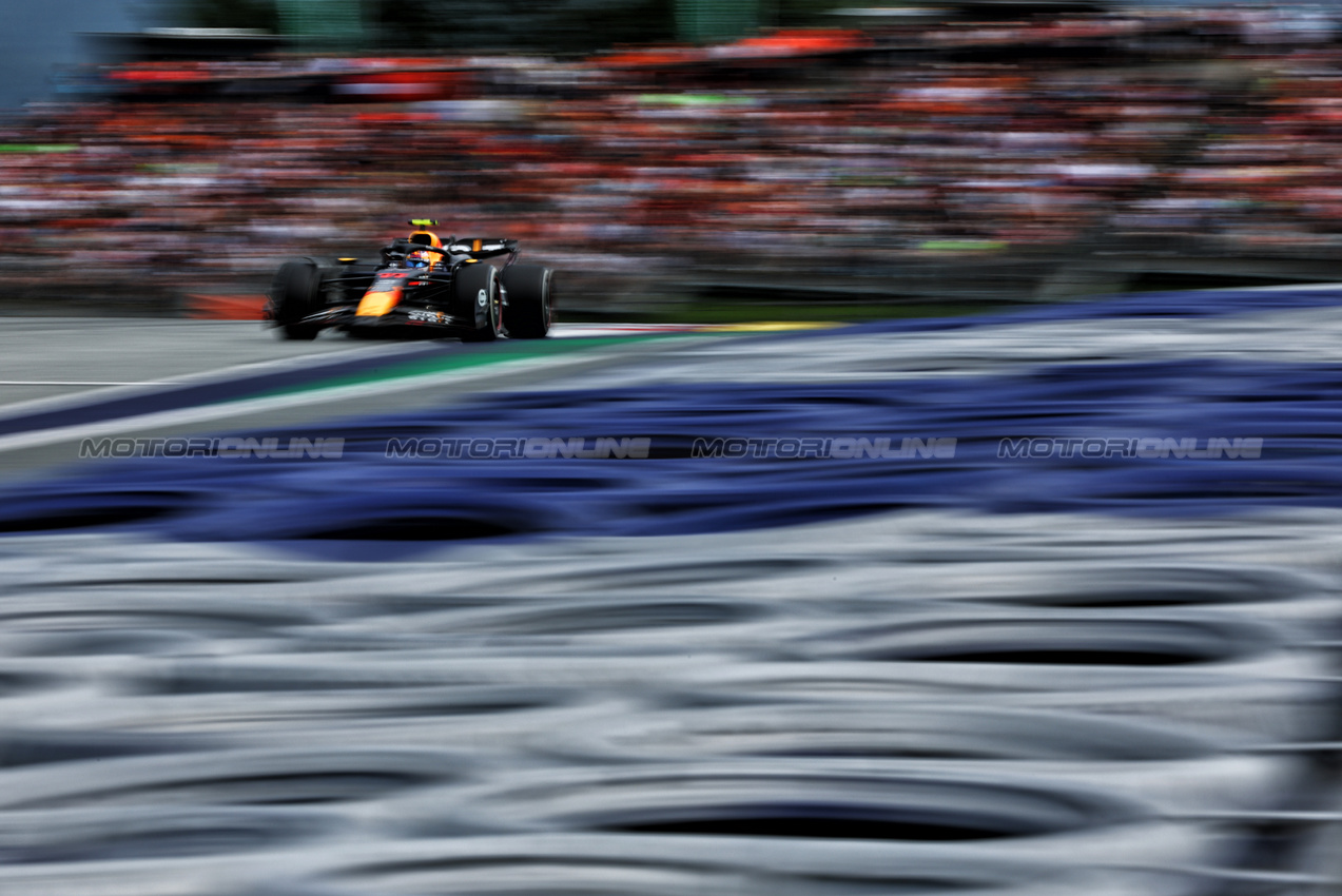 GP AUSTRIA, Sergio Perez (MEX) Red Bull Racing RB20.

30.06.2024. Formula 1 World Championship, Rd 11, Austrian Grand Prix, Spielberg, Austria, Gara Day.

- www.xpbimages.com, EMail: requests@xpbimages.com © Copyright: Charniaux / XPB Images