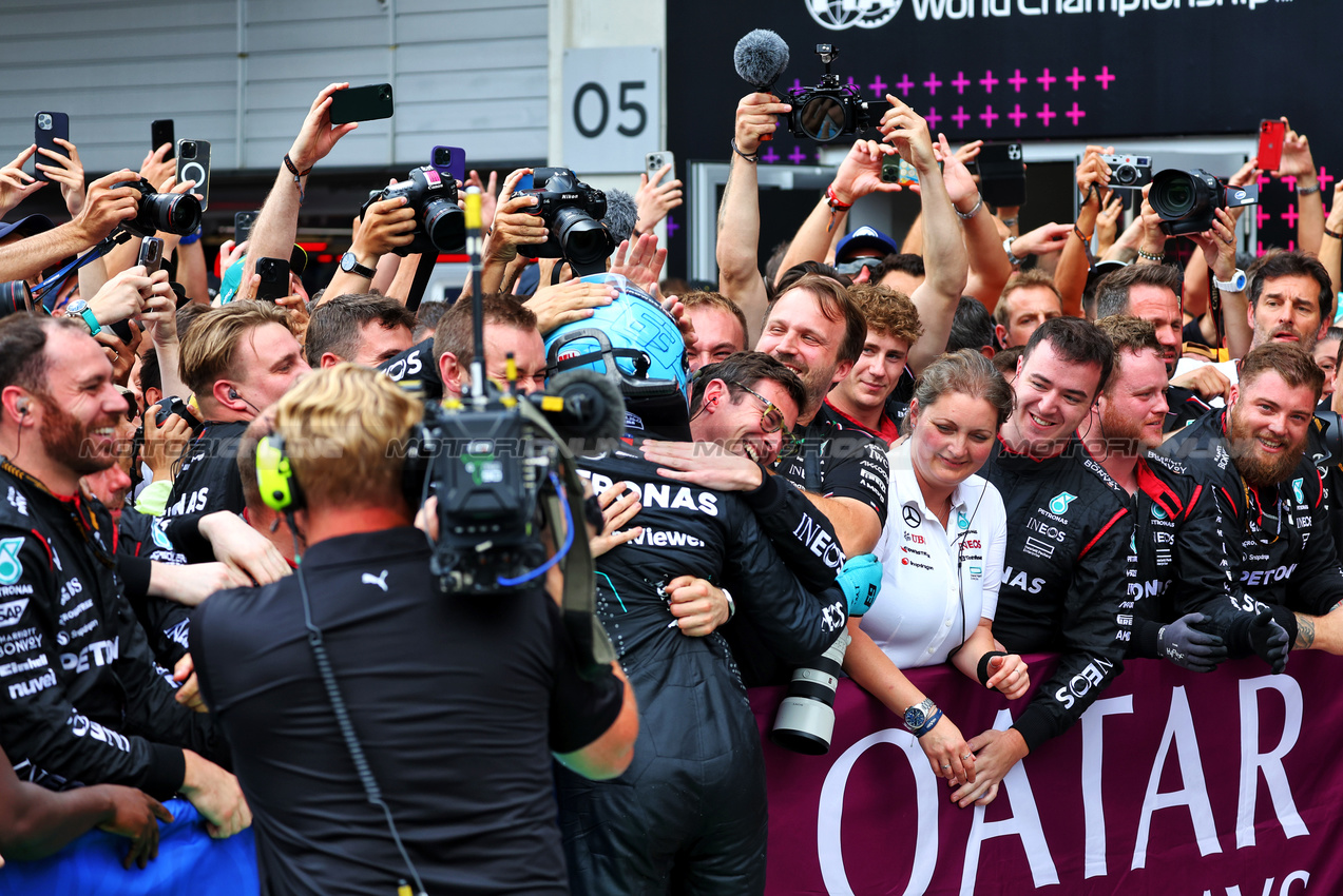 GP AUSTRIA, Gara winner George Russell (GBR) Mercedes AMG F1 celebrates in parc ferme with the team.

30.06.2024. Formula 1 World Championship, Rd 11, Austrian Grand Prix, Spielberg, Austria, Gara Day.

- www.xpbimages.com, EMail: requests@xpbimages.com © Copyright: Batchelor / XPB Images