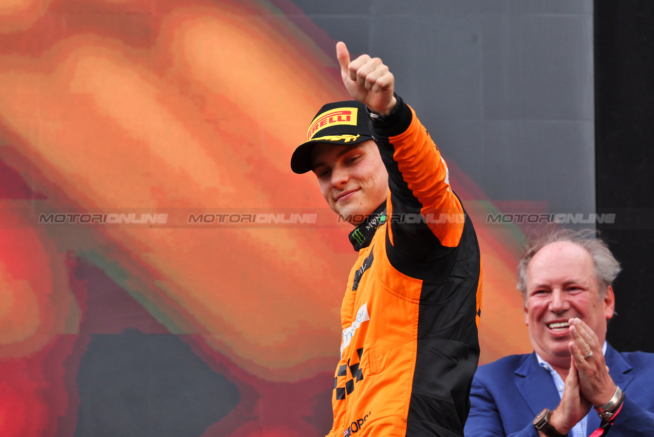 GP AUSTRIA, Oscar Piastri (AUS) McLaren celebrates his second position on the podium.

30.06.2024. Formula 1 World Championship, Rd 11, Austrian Grand Prix, Spielberg, Austria, Gara Day.

- www.xpbimages.com, EMail: requests@xpbimages.com © Copyright: Batchelor / XPB Images