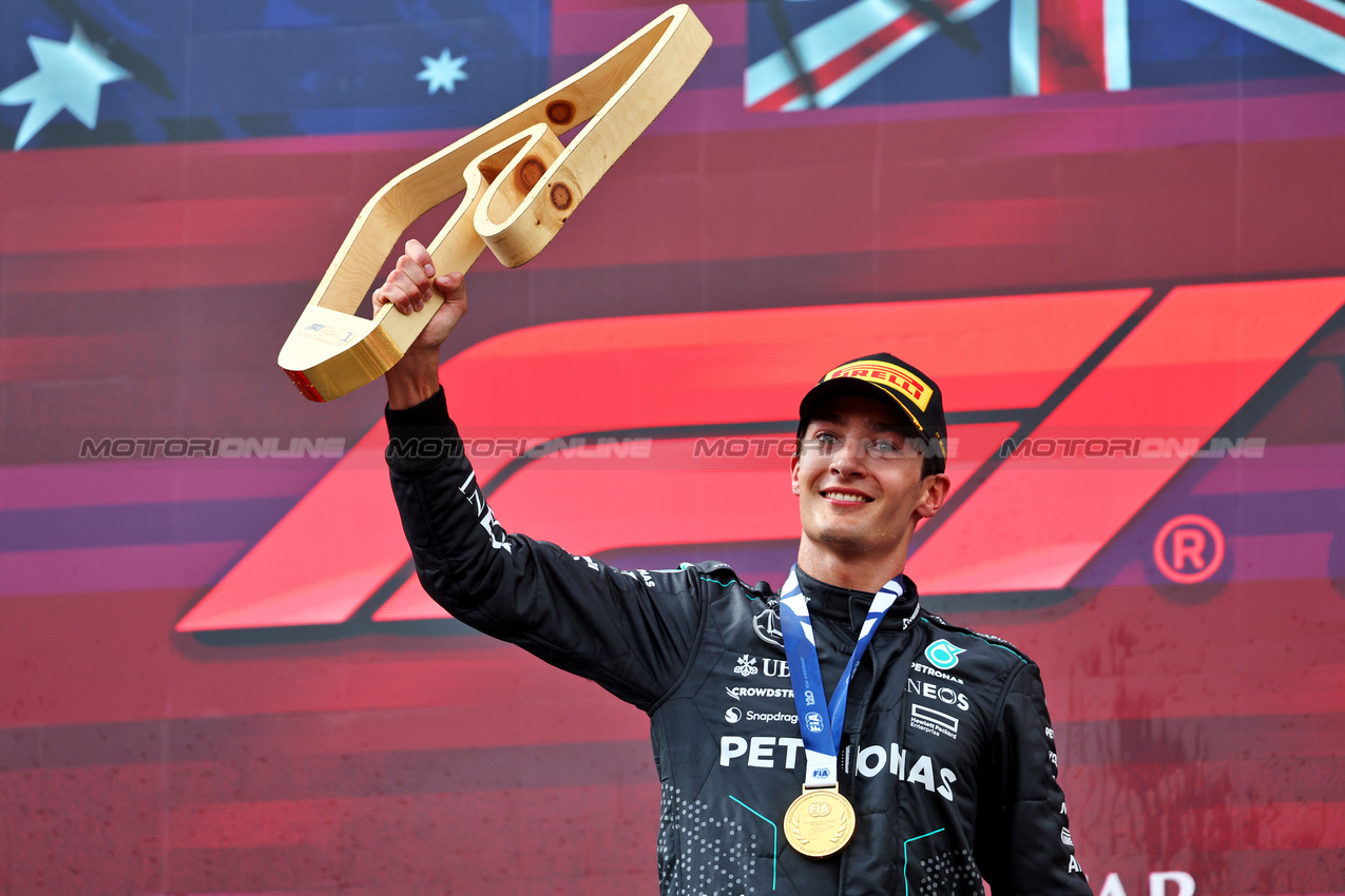 GP AUSTRIA, Gara winner George Russell (GBR) Mercedes AMG F1 celebrates on the podium.

30.06.2024. Formula 1 World Championship, Rd 11, Austrian Grand Prix, Spielberg, Austria, Gara Day.

- www.xpbimages.com, EMail: requests@xpbimages.com © Copyright: Batchelor / XPB Images