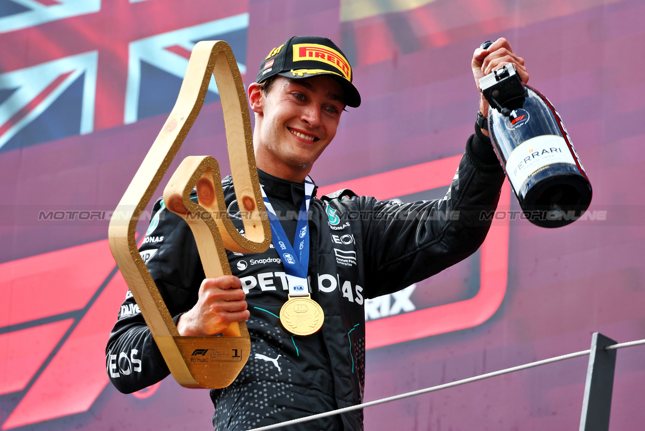 GP AUSTRIA, Gara winner George Russell (GBR) Mercedes AMG F1 celebrates on the podium.

30.06.2024. Formula 1 World Championship, Rd 11, Austrian Grand Prix, Spielberg, Austria, Gara Day.

 - www.xpbimages.com, EMail: requests@xpbimages.com © Copyright: Coates / XPB Images